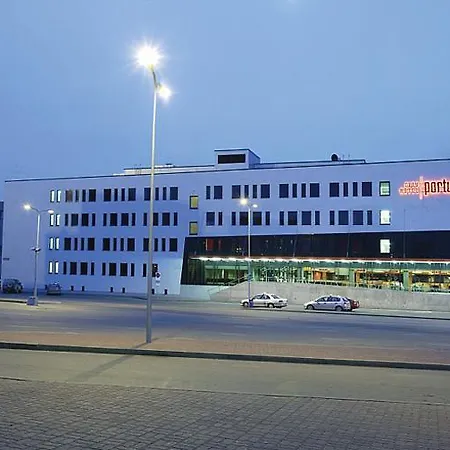 فندق Hestia Seaport 3*