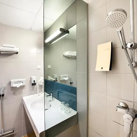 Hestia Seaport Hotelli 3*