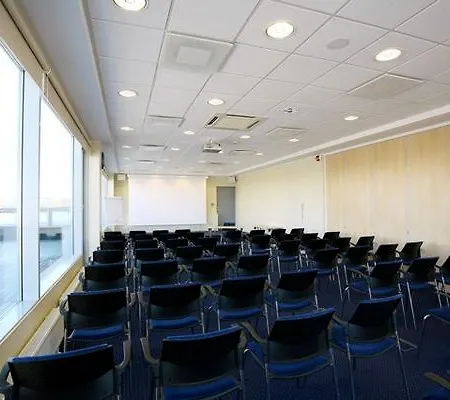 فندق Hestia Seaport 3*