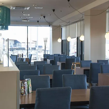 فندق Hestia Seaport 3*