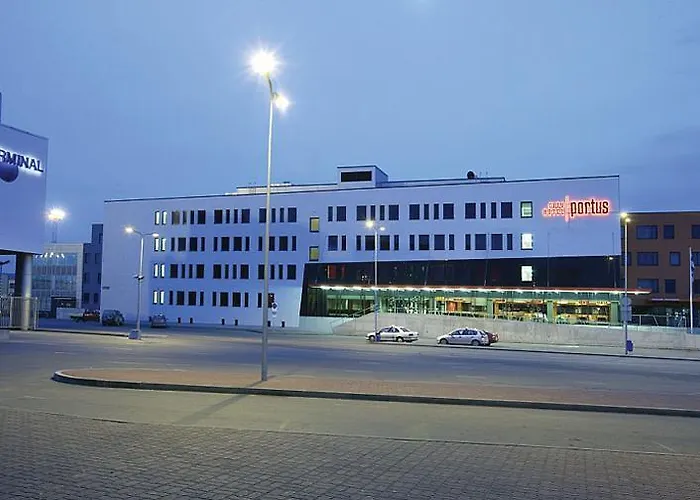 Отель Hestia Seaport 3*